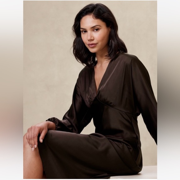 BANANA REPUBLIC Blouson-Sleeve Satin-Shine Midi Dress in Costa Coffee, Size 14 - Picture 2 of 7